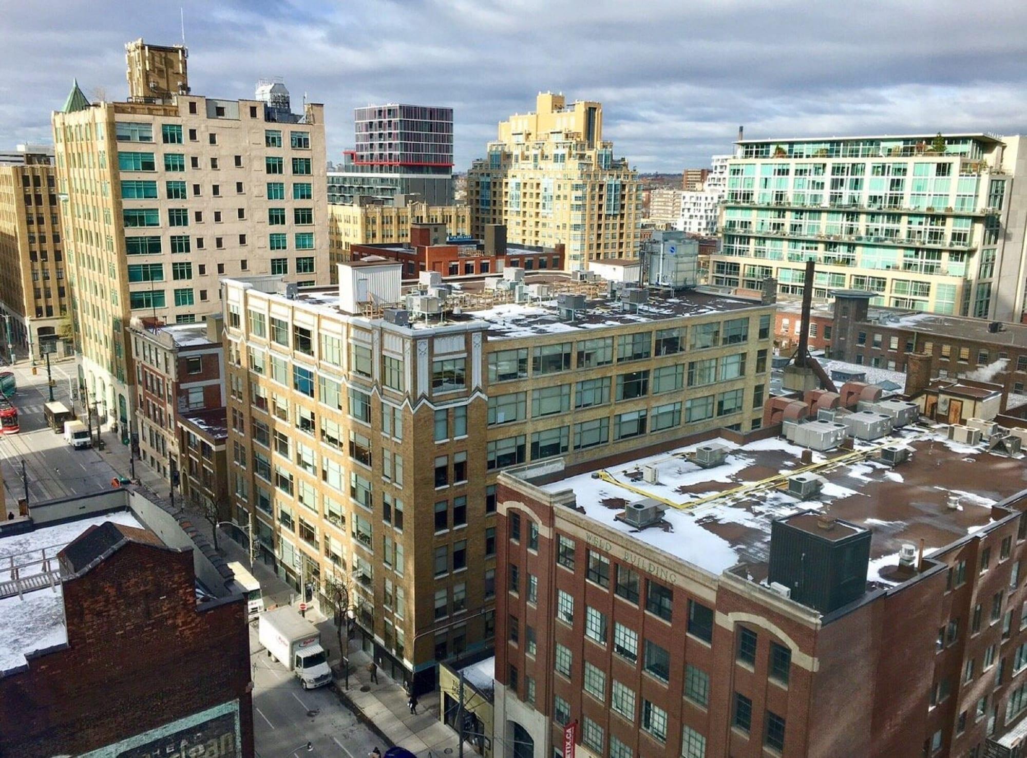 Revery Toronto Downtown, Curio Collection By Hilton Exterior foto