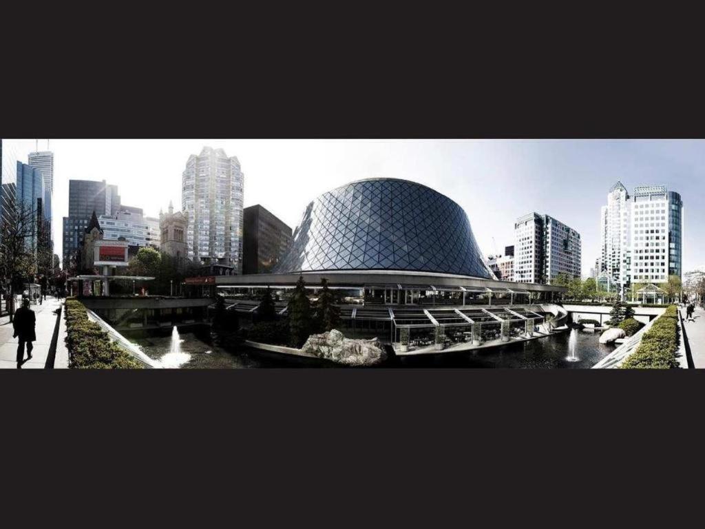 Revery Toronto Downtown, Curio Collection By Hilton Exterior foto