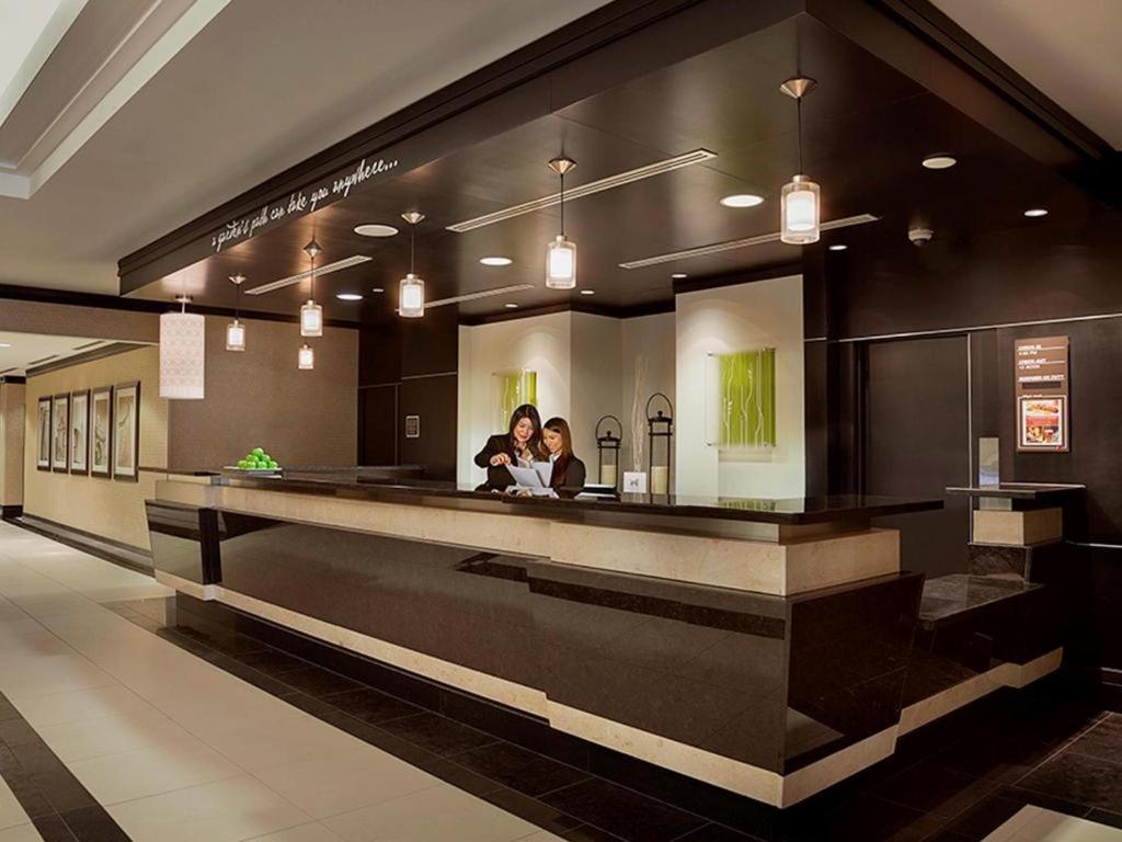 Revery Toronto Downtown, Curio Collection By Hilton Exterior foto
