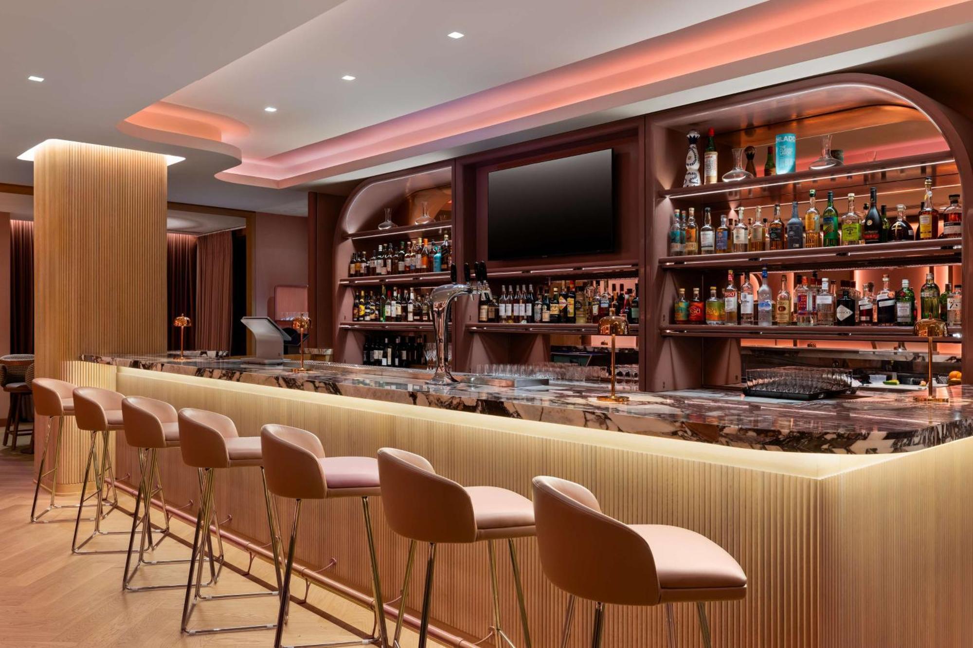 Revery Toronto Downtown, Curio Collection By Hilton Exterior foto