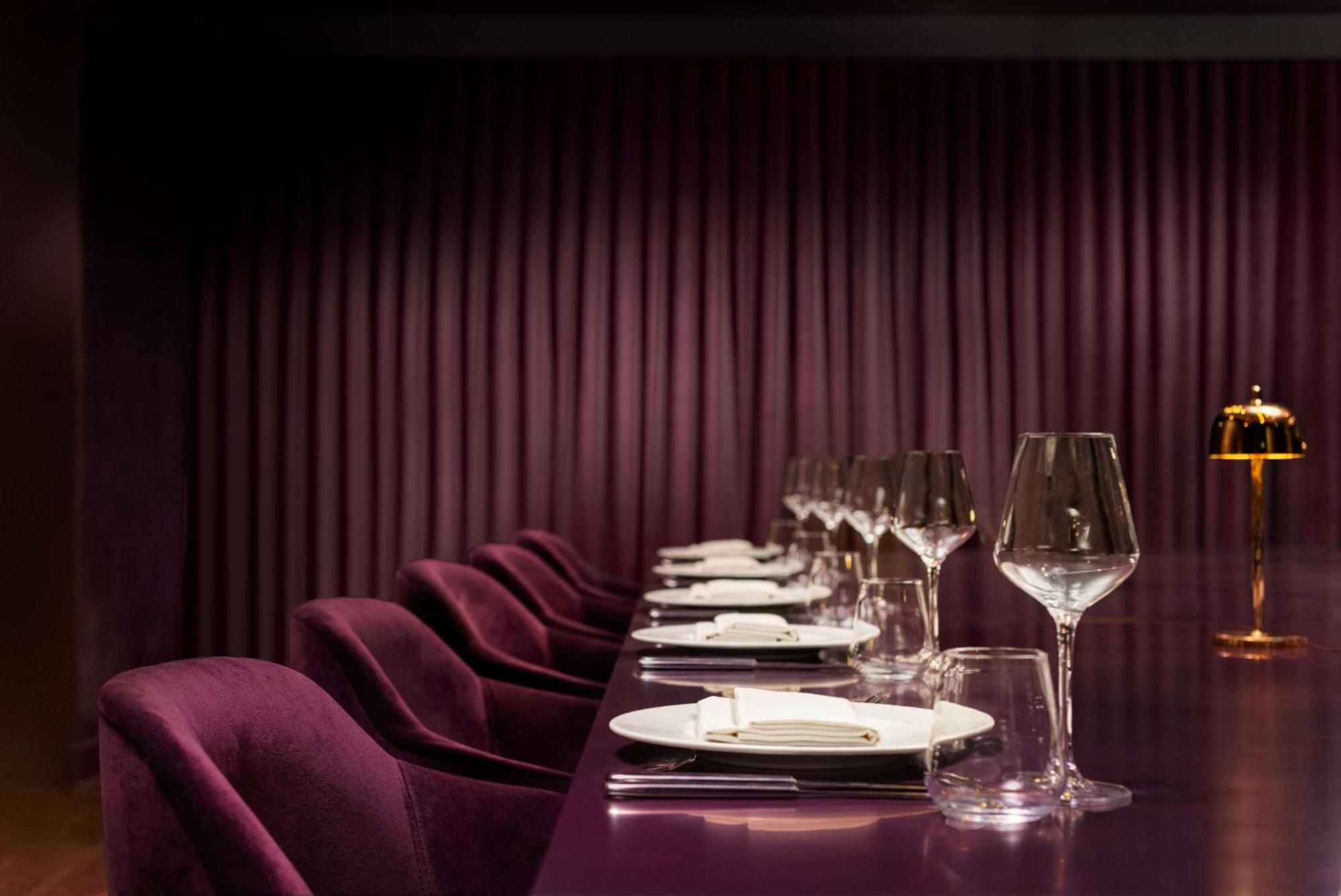 Revery Toronto Downtown, Curio Collection By Hilton Exterior foto