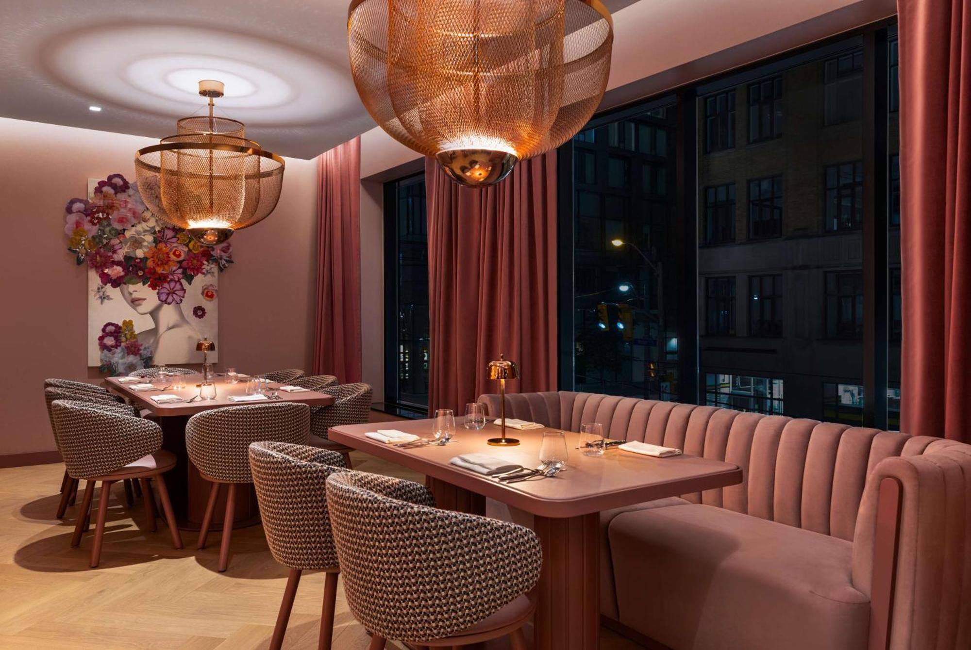 Revery Toronto Downtown, Curio Collection By Hilton Exterior foto